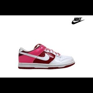 Nike Women’s Dunk Sneakers (Used)